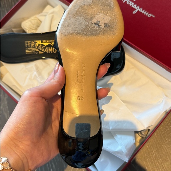 Salvatore Ferragamo Vars Bow Sandal Mule - Picture 3 of 5